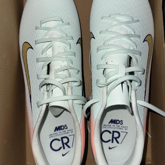 Nike men’s soccer Cleats CR7 zoom vapor - Picture 2 of 4